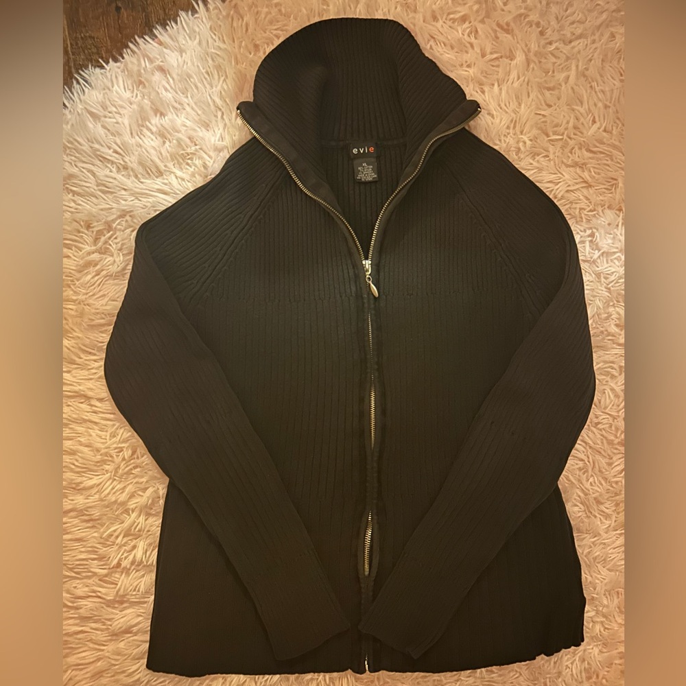 EVIE Ribbed Sweater